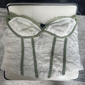 Lace crop top / Green and White